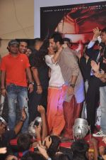 Ranbir Kapoor and Nargis Fakri promote Rockstar in MMK College on 19th Oct 2011 (56).JPG
